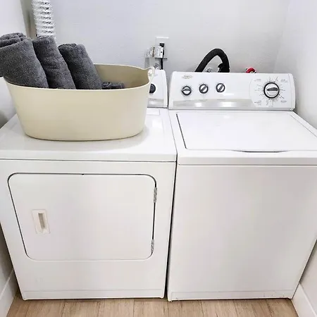 Holiday home Newly Remodeled 2bed 2bath Near Disneyland/ Beach