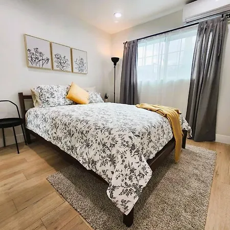Holiday home Newly Remodeled 2bed 2bath Near Disneyland/ Beach *