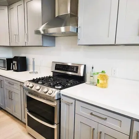 Holiday home Newly Remodeled 2bed 2bath Near Disneyland/ Beach