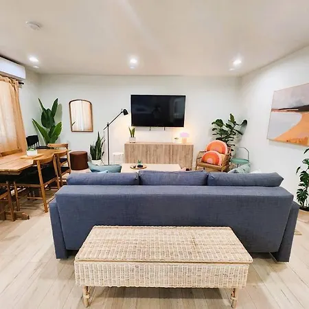 Holiday home Newly Remodeled 2bed 2bath Near Disneyland/ Beach Garden Grove